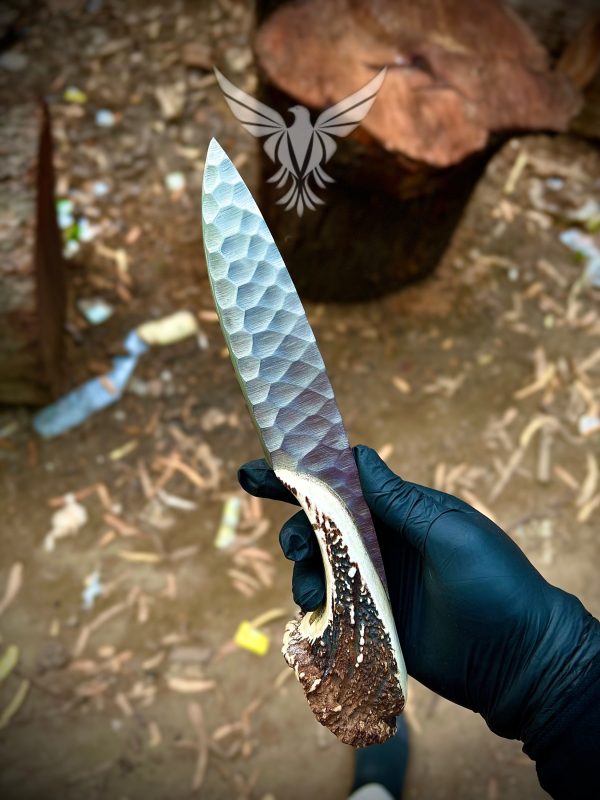 Hand-Forged High Carbon Steel Hunting Knife with Hammered Blade and Antler Handle – Full Tang Outdoor Knife